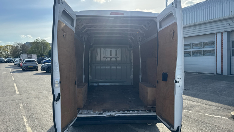 Vauxhall Movano 3500 L3 Diesel Fwd 2.2 Turbo D 140ps H2 Van Dynamic